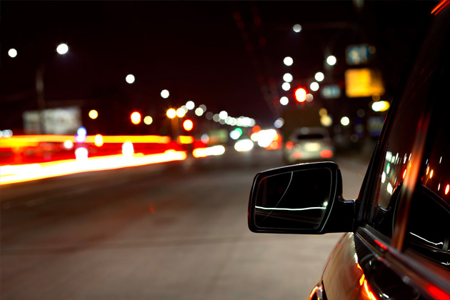 Serrurier sur la route la nuit